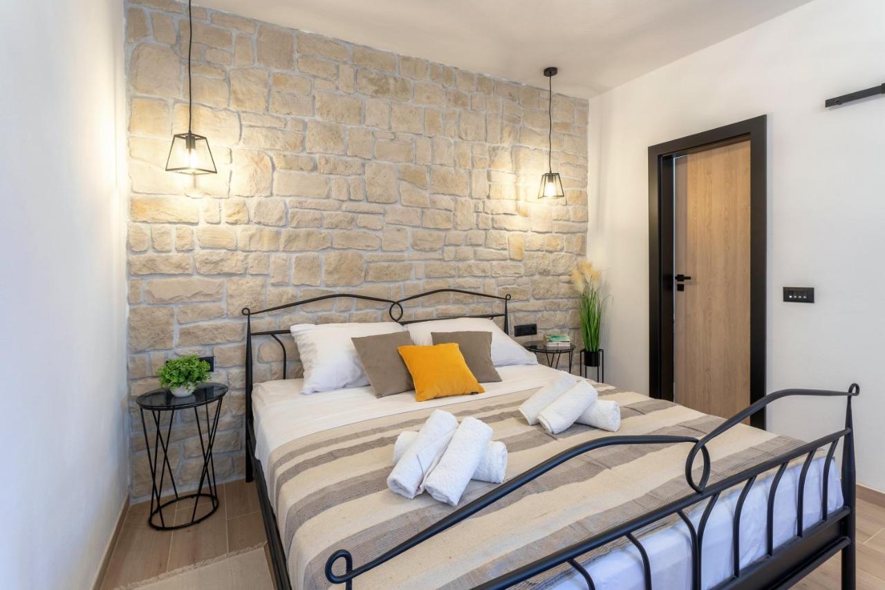 Teona Luxury With Jacuzzi And Terrace Sea View Apartament Sali